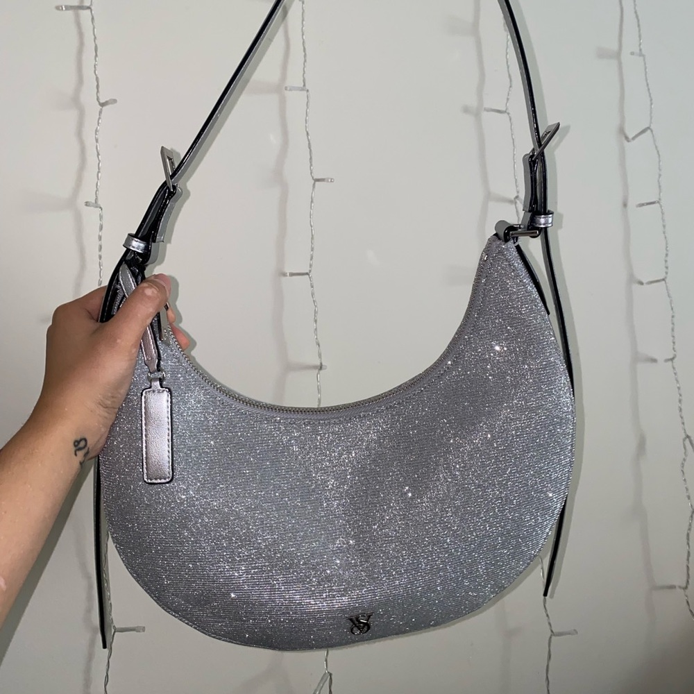 NEW!! Crescent Curve Shoulder Bag✨🪩